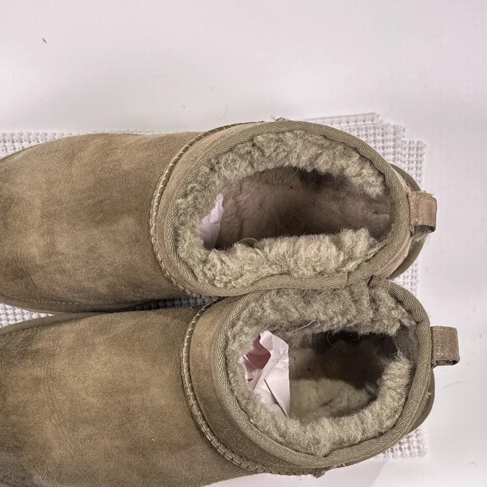 UGG women’s classic